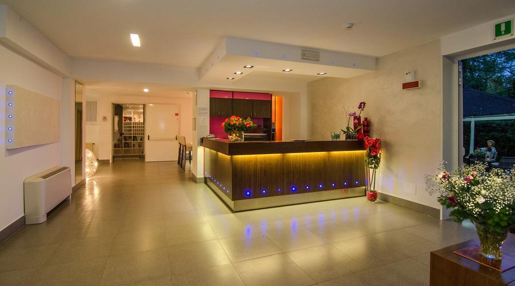 Hotel Hermitage Марина-ді-Масса Екстер'єр фото